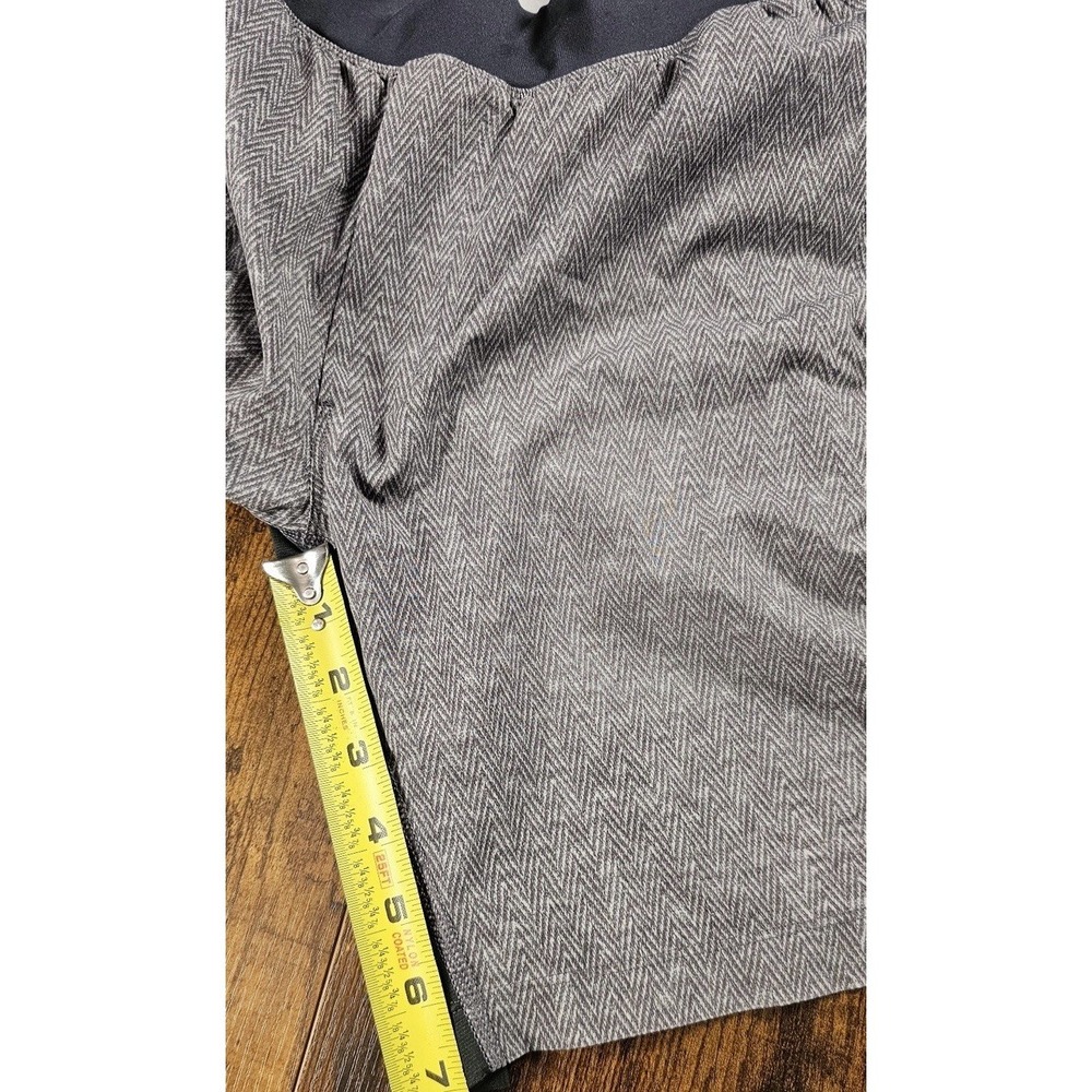 Lululemon Men's Gray Chevron Athletic Shorts Slit Pockets Size Medium - Picture 4 of 5